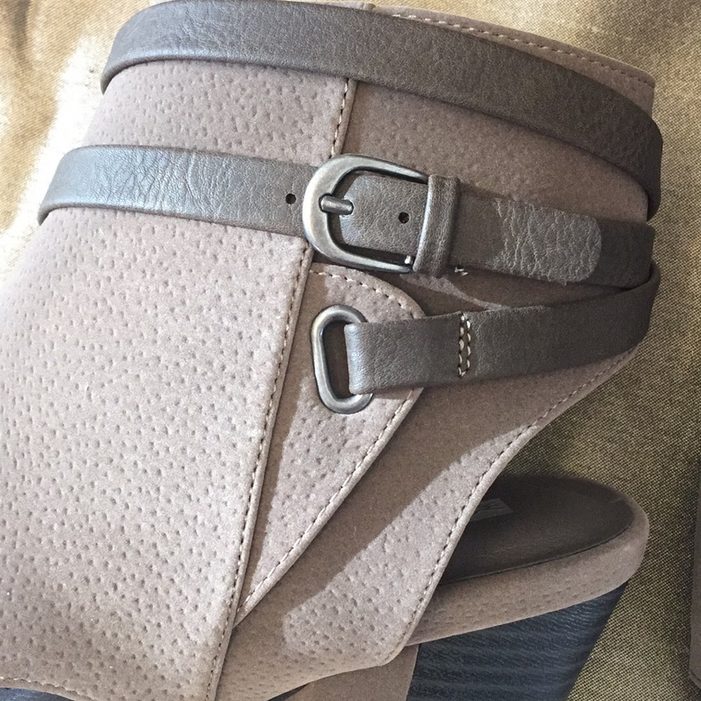 Leather Ankle Boot - image 6